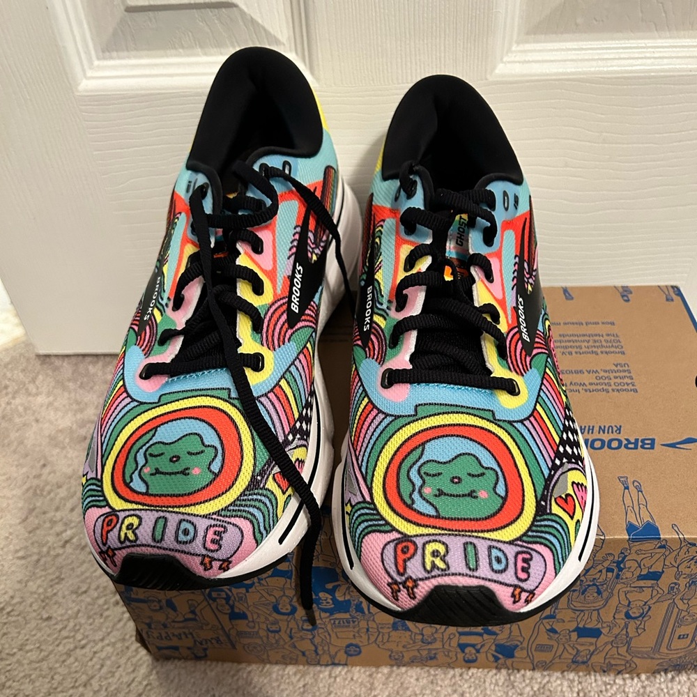 Brand new men’s size 10.5 GHOST 15 Brooks brothers pride running shoe